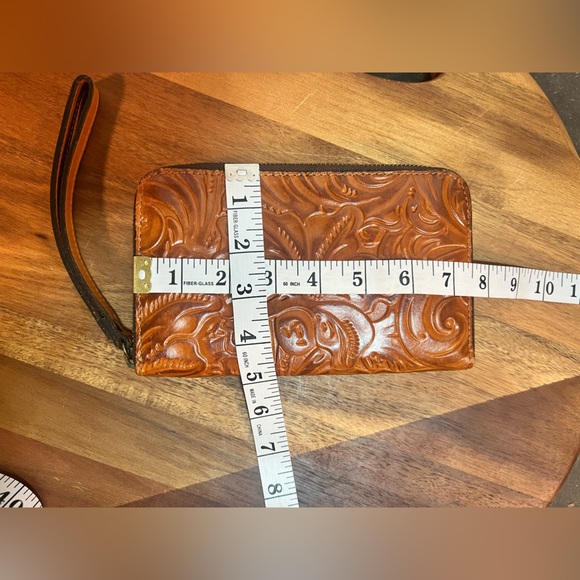 Patricia Nash Brown Tooled Leather Wristlet Wallet - Picture 8 of 8